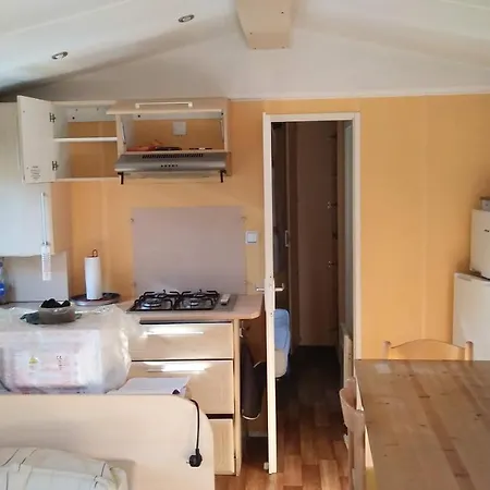 مكان تخييم Les Granges Bas - Tiny House - - Mobilhomes جوراردُميه